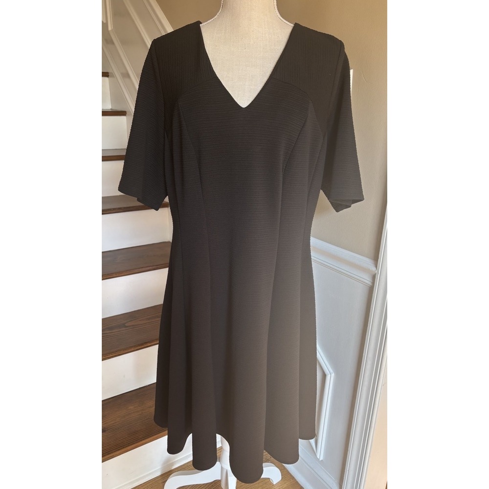 Lane Bryant Fit And Flare Black V Neck Short Sleeve Dress Sz 14/16